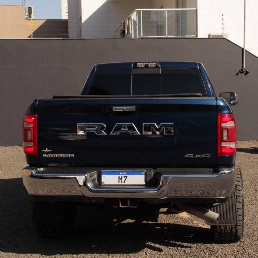 Dodge Ram 2500 Laramie 6.7 365cv por M7 Exclusive 