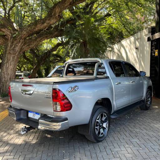 Toyota Hilux SRX 2.8 Turbo 4x4 Diesel 177cv por M7 Exclusive 