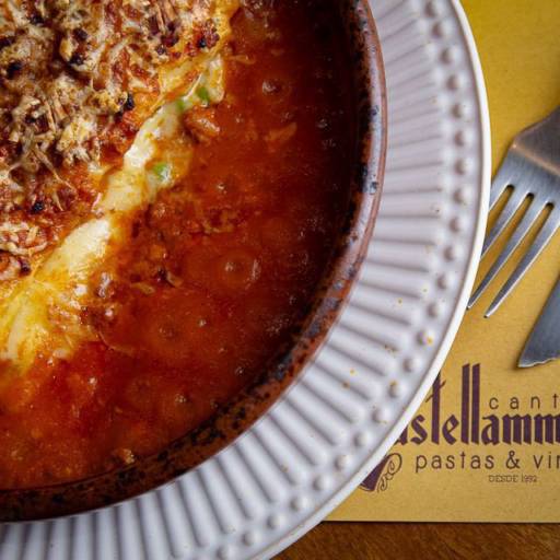 Lasanha tradicional caseira italiana  por Cantina Castellammare - Restaurante Italiano em Itapetininga