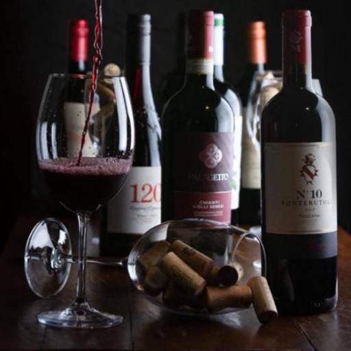 Vinho italiano  por Cantina Castellammare - Restaurante Italiano em Itapetininga