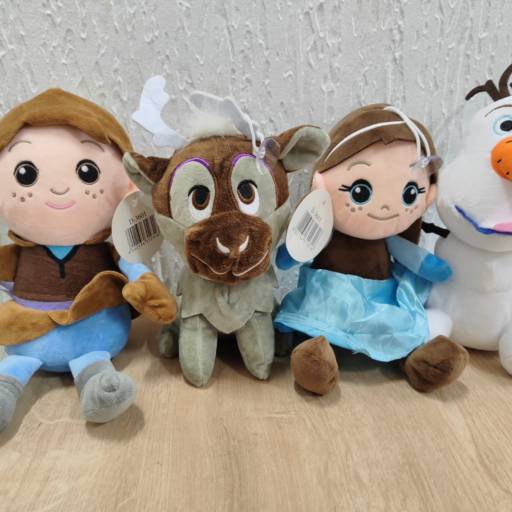 Aluguel de máquina de pegar ursinhos  por Foz Diversões - Aluguel de Fliperama e Karaokê