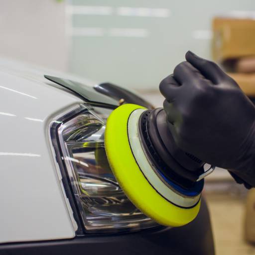 Polimento de farol por Casa dos Parachoques e Parabrisas 