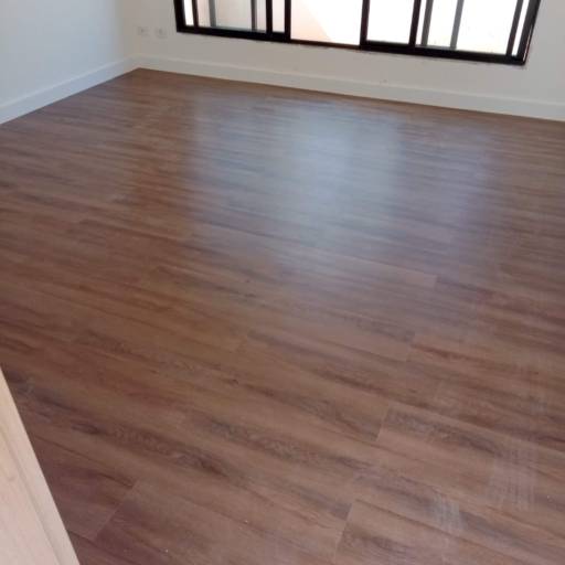 Empresa que faz instalação de piso vinílico em Bauru por Juninho - Forros & Divisórias em Bauru