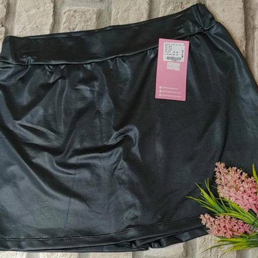Comprar o produto de Short Saia feminino cor preta em Shorts Feminino pela empresa Blumenau Malhas - Vila Portes em Foz do Iguaçu, PR por Solutudo