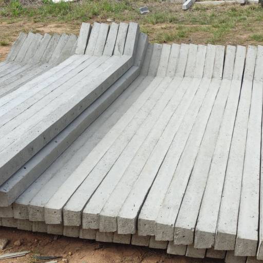 Poste de Concreto para Alambrado - Estabilidade Garantida - Resistência Incomparável - Wj Telas São Miguel Arcanjo/SP