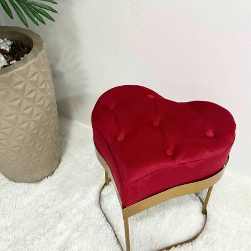 Puff Coração por A.D.E.S Estofados