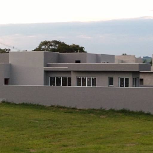 Construção de Casas Residenciais  em Ninho Verde II Eco Residence, SP por José Nunes Construção e Reformas