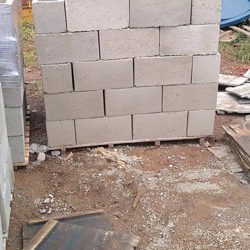Comprar o produto de Bloco de concreto para estacionamento em Bauru em Blocos de Cimento pela empresa Fabrica de Blocos Barra Bonita em Bauru, SP por Solutudo