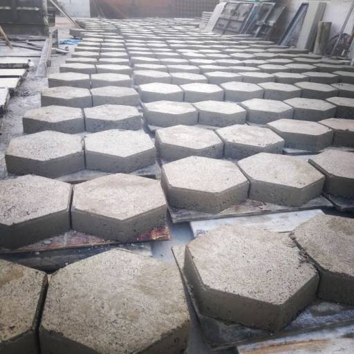 Comprar o produto de Pedra sextavada em Bauru em Blocos de Cimento pela empresa Fabrica de Blocos Barra Bonita em Bauru, SP por Solutudo