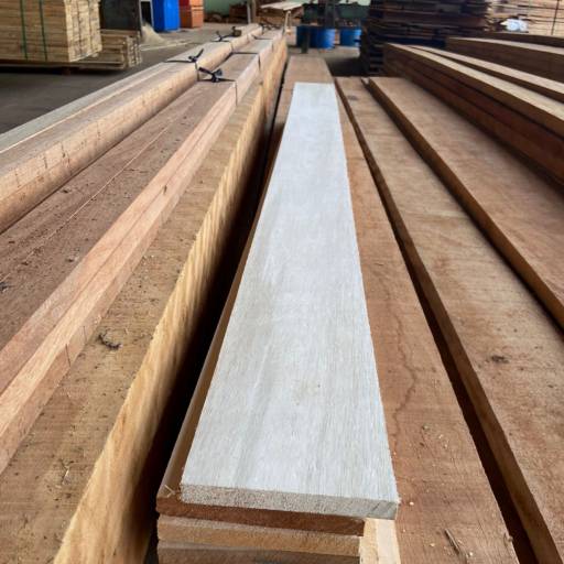 Tábuas de Pinus - Durabilidade e Beleza para Construções em Lençóis Paulista