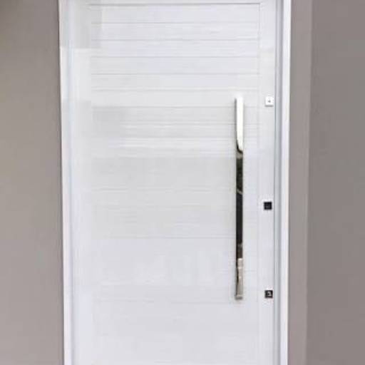 Porta em Alumínio por DiviBox Esquadrias de Alumínio  e Temperados
