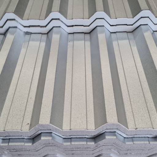 Telhas Sanduíche - Conforto e Eficiência Térmica para Seu Projeto em Lençóis Paulista em Lençóis Paulista, SP por Paulista Calhas e Telhas