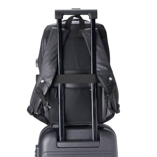 20061 Mochila Couro Sintético USB 20 Litros em São José do Rio Preto, SP por Public Gráfica e Brindes