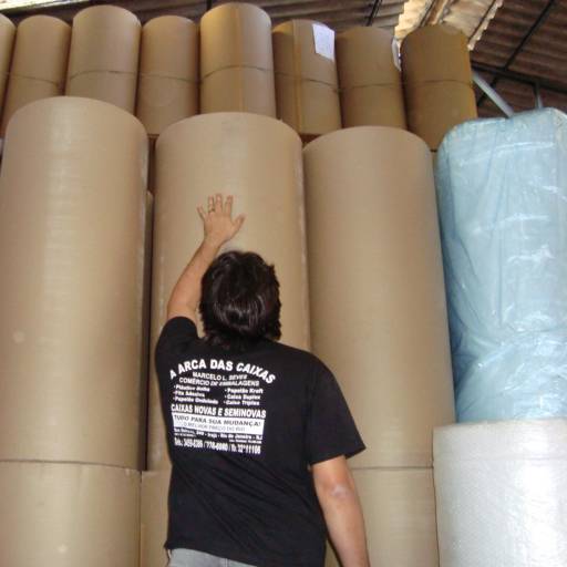 Bobinas de Papelão Ondulado no Rio de Janeiro RJ Promoção da semana - enquanto durar o estoque. A Arca das Caixas é uma empresa que a mais de 20 anos no mercado oferece soluções para quem busca onde comprar Bobinas de Papelão Ondulado no Rio de Janeiro RJ. Contamos com uma excelente estrutura para atendimento de  todos  os clientes que  procuram como e onde comprar Rolo de  Papelão para Mudança com preços Imbatíveis. Venha nos visitar e descubra por que somos a escolha preferida de tantos clientes em toda a região. A empresa dispõe de estacionamento próprio para veículos leves ou pesados. É quase em frente ao Metrô de Irajá sentido Linha Amarela. Av. Pastor Martin Luther King Jr., 7015 – Irajá , Rio de Janeiro - RJ3457-0511 - 3459-8386 - Zap >  (21) 96011-0421 #embalagem #papelão #caixas #caixadepapelao #plásticobolha #papelãoparamudança #arcadascaixas #lona # bolha #mudança #ondulado