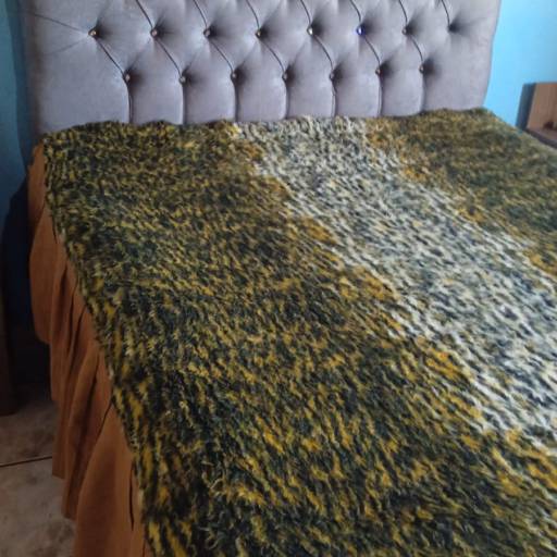 Cabeceira Casal com Botões Brilhantes em Franco da Rocha por A.D.E.S Estofados