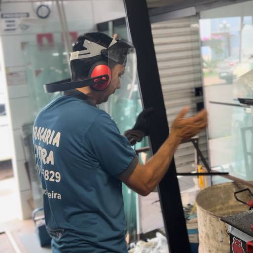 Vidraceiro - Expertise em Instalação e Manutenção de Vidros - Lençóis Paulista