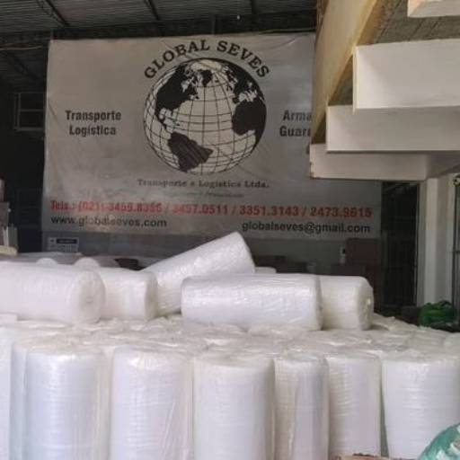 Rolo de Plástico Bolha - Proteção Máxima para Seus Produtos - Rio de Janeiro em Rio de Janeiro, RJ por Arca das Caixas Embalagens de Papelão & Plástico Bolha - Empresa de Embalagens e Plastico Bolha