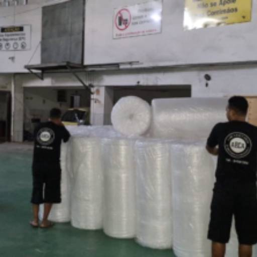 Rolo de Plástico Bolha - Proteção Máxima para Seus Produtos - Rio de Janeiro em Rio de Janeiro, RJ por Arca das Caixas Embalagens de Papelão & Plástico Bolha - Empresa de Embalagens e Plastico Bolha