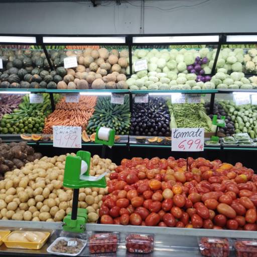 Venha para o Sacolão Avenida Centro Leopoldina MG por Sacolão Avenida (Centro) 