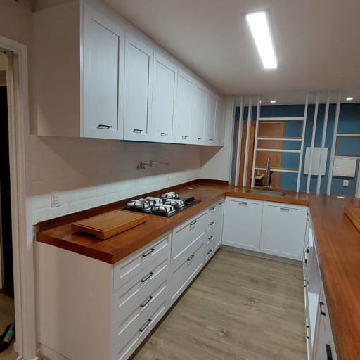 Comprar o produto de Cozinha Sob Medida - Funcionalidade Personalizada em Joinville, SC em Móveis Planejados - Marcenarias pela empresa Dádiva Marcenaria em Joinville, SC por Solutudo