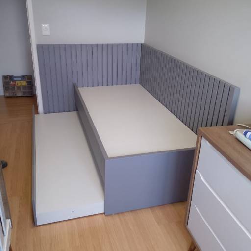 Comprar o produto de Cama de Solteiro em MDF - Conforto e Durabilidade para o Quarto em Joinville, SC em Móveis Planejados - Marcenarias pela empresa Dádiva Marcenaria em Joinville, SC por Solutudo