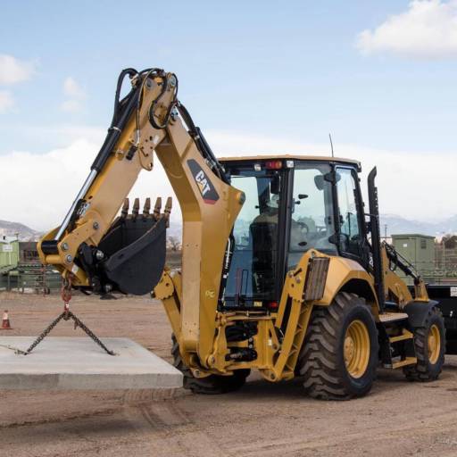 Locação de Carregadeira em Araçatuba por Santa Máquina / Terraplenagem
