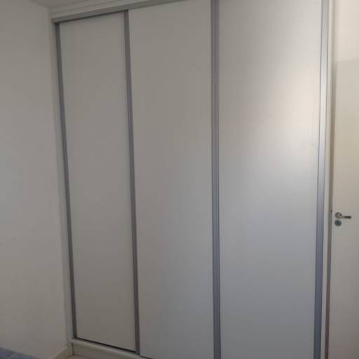 Roupeiro em L - Versatilidade e Organização em Sorocaba por Stilo A Planejados