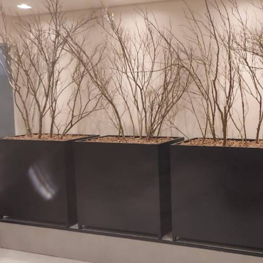 Cachepô em Ferro Preto