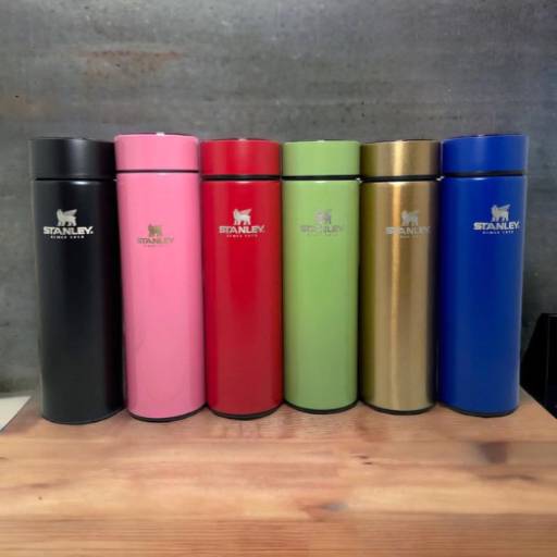 Garrafa Stanley Térmica com Marcador de Temperatura - Durabilidade e Precisão em Cada Gole por iPower Tech