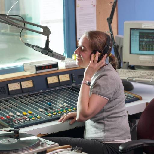 Rádio FM - Entretenimento e Informação em São Manuel