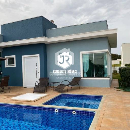 Casa à Venda - 3 Quartos, 3 Suítes, 4 Vagas - Riviera de Santa Cristina XIII, Paranapanema, SP