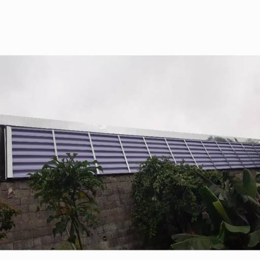 Sistema de ventilação com venezianas industriais