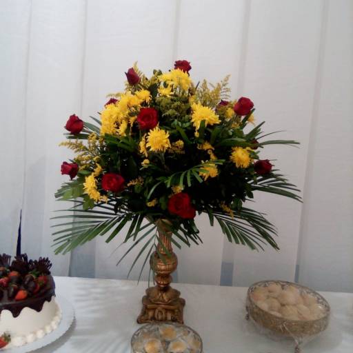 Comprar o produto de Flora Bonfim - Encomendas de Festas com Decoração de Plantas, Arranjos e Buquês em Senhor do Bonfim/BA em Jardinagem pela empresa Flora Bonfim em Senhor do Bonfim, BA por Solutudo