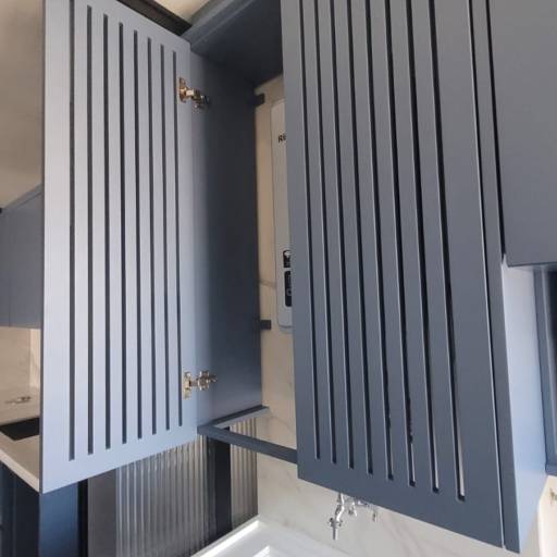 Ambiente de Lavanderia e Armário para Aquecedor por Marcenaria Divino