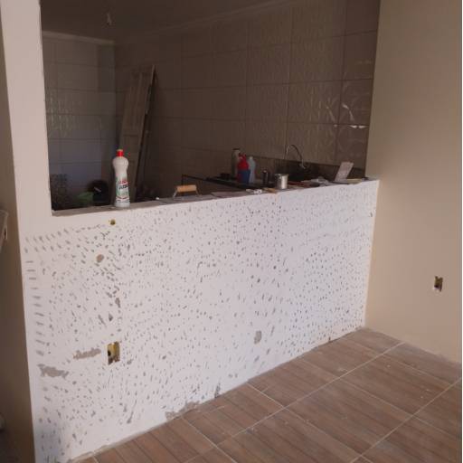 Pintura Residencial Realizada na Casa do Pastor Alisson: Estilo e Conforto em Guarapari/ES por FB Pinturas e Acabamentos