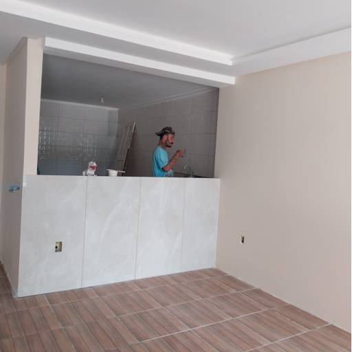 Pintura Residencial Realizada na Casa do Pastor Alisson: Estilo e Conforto em Guarapari/ES por FB Pinturas e Acabamentos