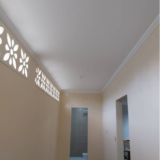 Pintura Residencial Realizada na Casa do Pastor Alisson: Estilo e Conforto em Guarapari/ES por FB Pinturas e Acabamentos