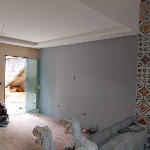 Pintura Residencial Realizada na Casa do Pastor Alisson: Estilo e Conforto em Guarapari/ES por FB Pinturas e Acabamentos