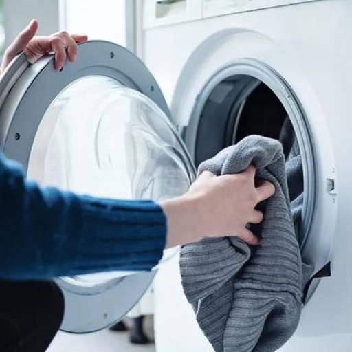 Lavagem e passagem de roupas do dia a dia  por Lavanderia Montanha agora é JCM Lavanderia - A Lavanderia do Preço Baixo