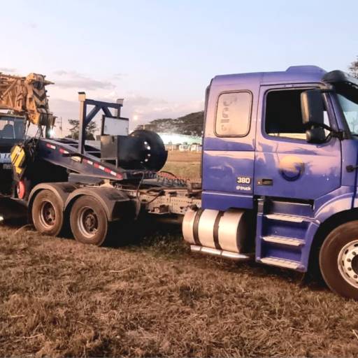 Transporte de Máquinas Agrícolas, Equipamentos Industriais e Veículos - Segurança e Eficiência em Bebedouro
