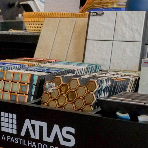 Loja de revestimento em Jundiaí por Dekorando Casa