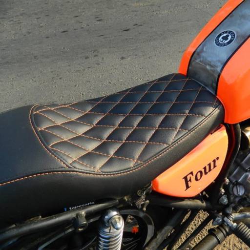 Reforma de forro de banco de motocicleta