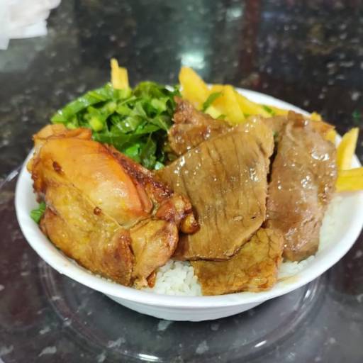 Marmitex M - Refeição Generosa e Completa para Fome Maior - Avaré por Jullie's Restaurante e Marmitaria