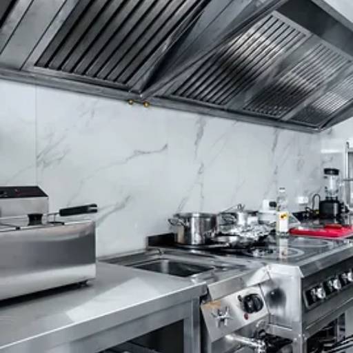 Limpeza e Manutenção de Equipamentos de Cozinha Industrial