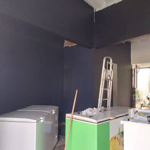 Pintura Realizada no Depósito de Bebidas do Léo - Revitalização e Estilo em Guarapari/ES por FB Pinturas e Acabamentos