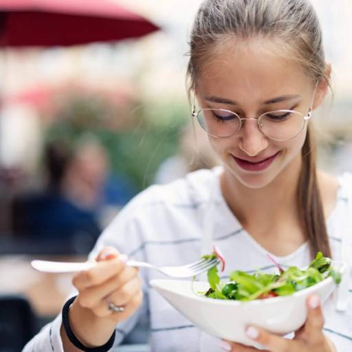 Atendimentos nutricionais de adolescentes por Nutricionista Laís Castro 