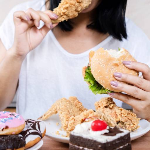 Comer compulsivo por Nutricionista Laís Castro 