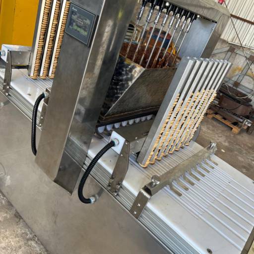 Máquina de Rechear Alfajor - Alta Produção para sua Empresa - Guarapuava/PR por SK Usinagens