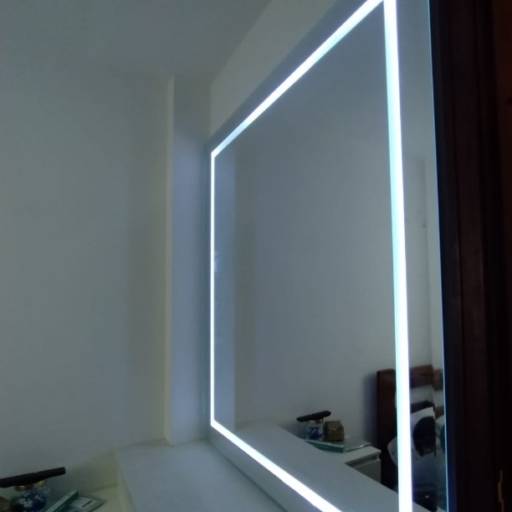 Espelho com LED - Elegância e Iluminação Perfeita - Curitiba, PR por Artek Vidros Espelho com LED - Elegância e Iluminação Perfeita - Curitiba, PR por Artek Vidros