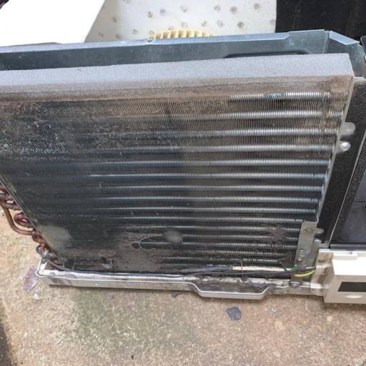 Limpeza Geral e Higienização de Ar-Condicionado de Janela (ACJ) – Eficiência e Ar Puro em Belo Horizonte/MG por ACM Ar Condicionado e Refrigeração